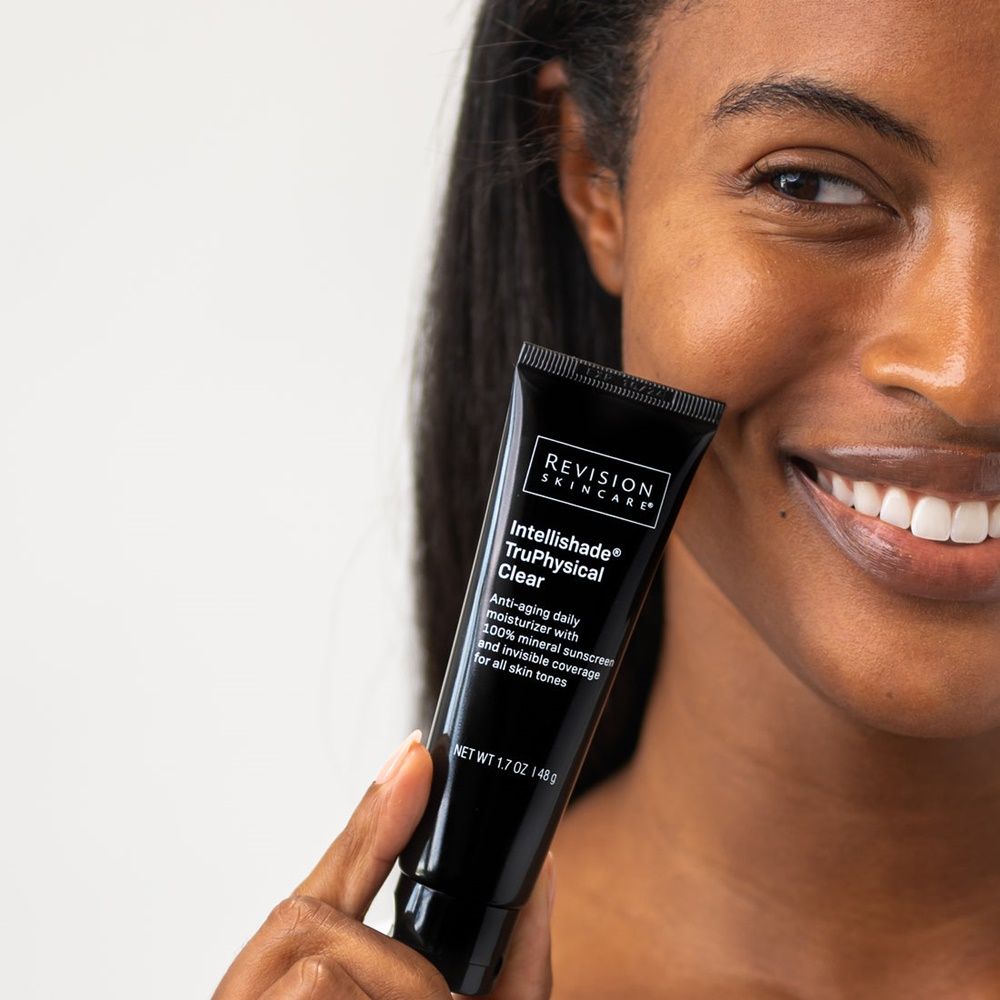 Revision Skincare Intellishade TruPhysical Clear SPF 50 48g